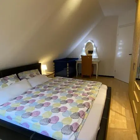 Dachwohnung Mit Wasserblick Und Eigenem Bootssteg