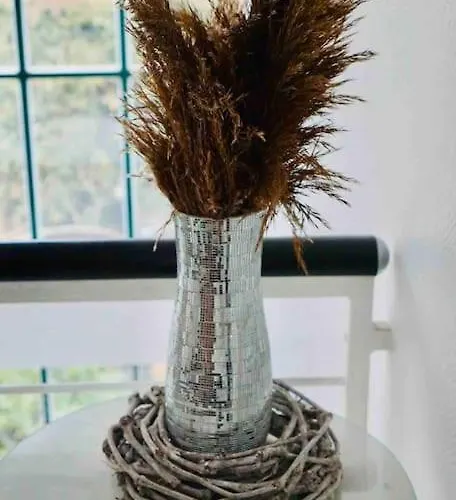 Apartment Dachwohnung Mit Wasserblick Und Eigenem Bootssteg