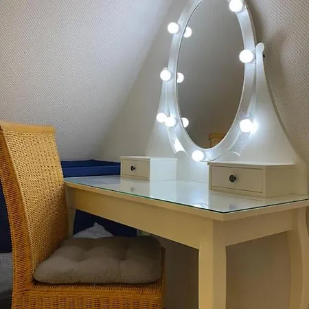 شقة Dachwohnung Mit Wasserblick Und Eigenem Bootssteg برلين