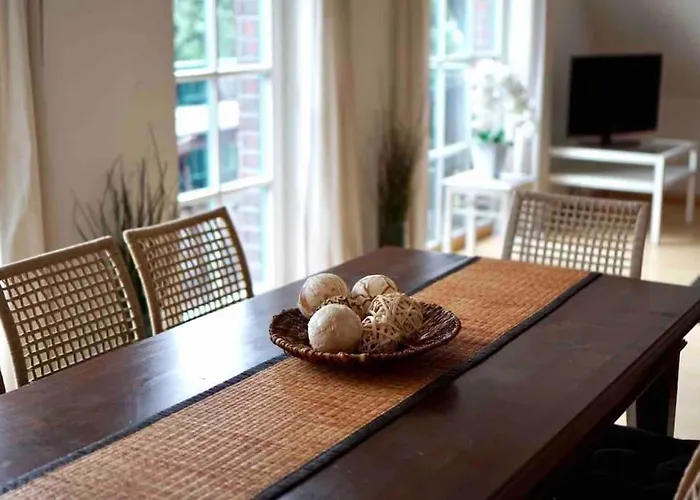 아파트 Dachwohnung Mit Wasserblick Und Eigenem Bootssteg