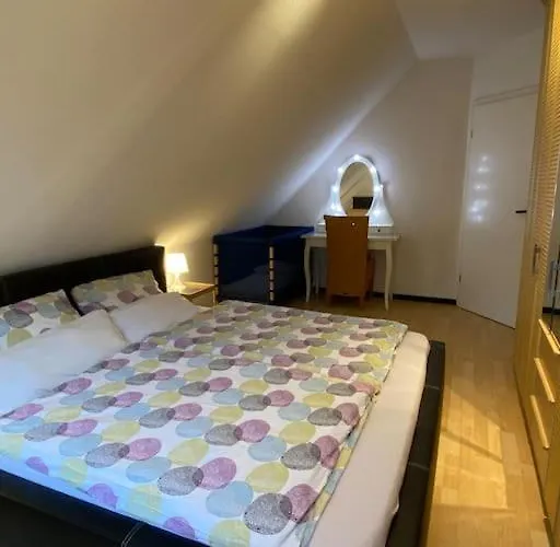 Dachwohnung Mit Wasserblick Und Eigenem Bootssteg