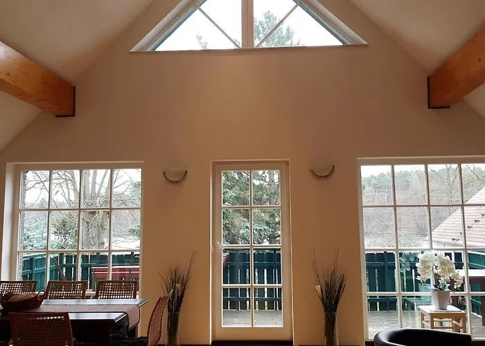 아파트 Dachwohnung Mit Wasserblick Und Eigenem Bootssteg