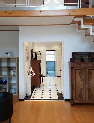 아파트 Dachwohnung Mit Wasserblick Und Eigenem Bootssteg 베를린