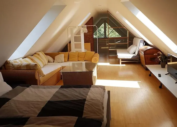 아파트 Dachwohnung Mit Wasserblick Und Eigenem Bootssteg 베를린