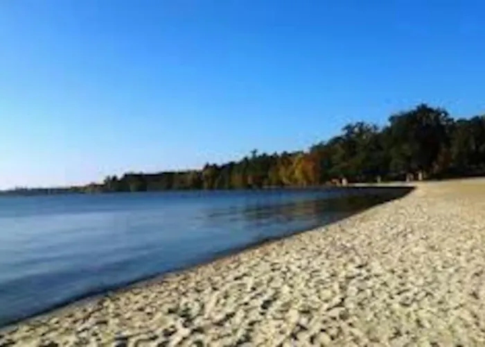 아파트 Dachwohnung Mit Wasserblick Und Eigenem Bootssteg 베를린