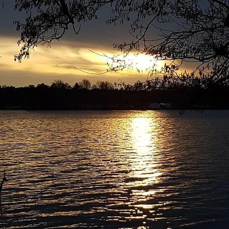 Apartment Dachwohnung Mit Wasserblick Und Eigenem Bootssteg