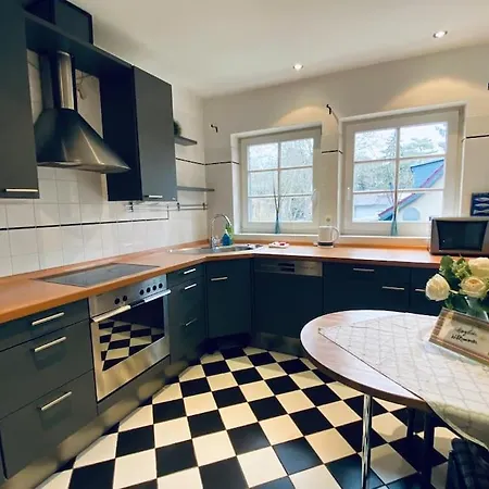 Dachwohnung Mit Wasserblick Und Eigenem Bootssteg Lägenhet *