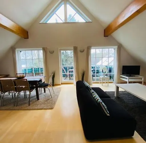 Appartement Dachwohnung Mit Wasserblick Und Eigenem Bootssteg